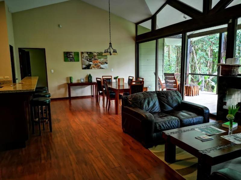 El Silencio Lodge&Spa Toro Amarillo Habitación foto